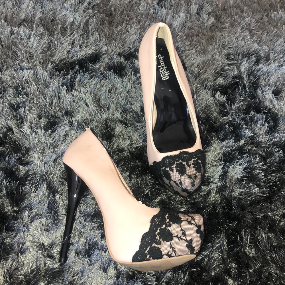 Heels! - Picture 2 of 5